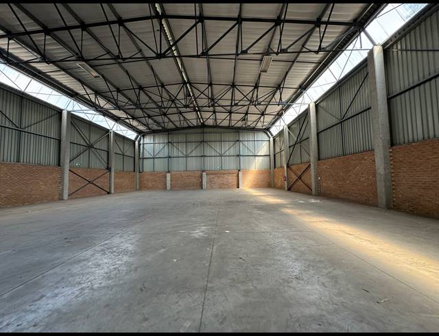 1,350M² WAREHOUSE TO LET IN JET PARK